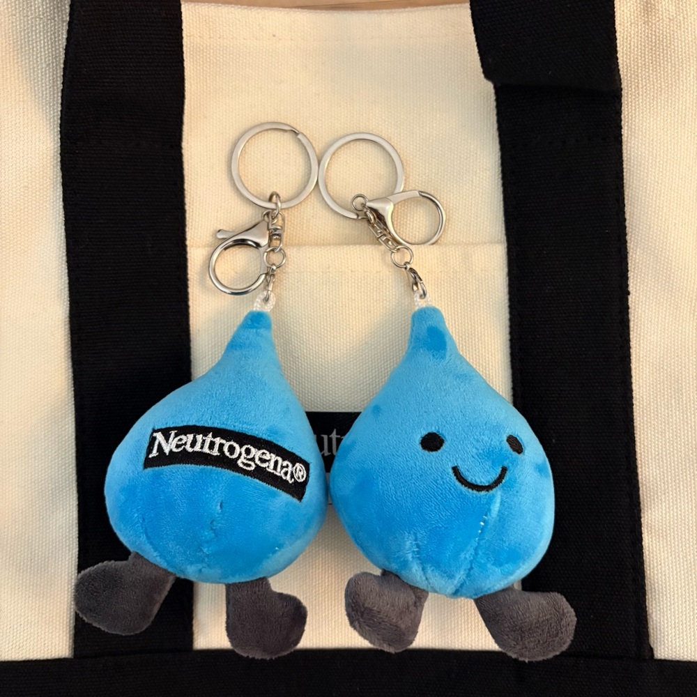 Neutrogena Blue Plush Keychain Duo
